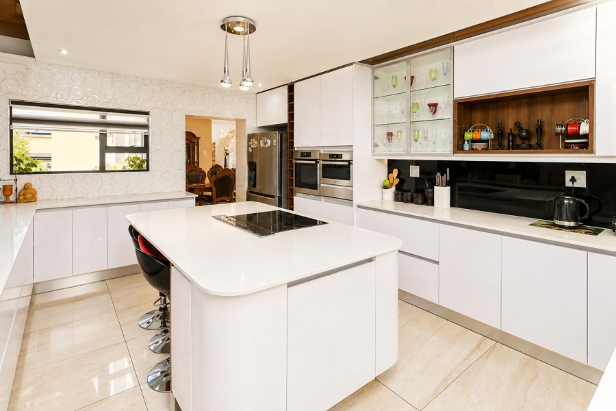 5 Bedroom Property for Sale in Xanadu Eco Park North West
